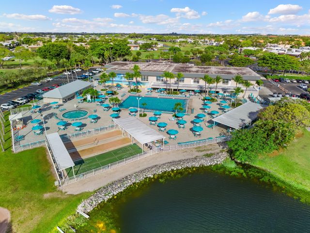 932 Flanders T, Delray Beach, FL 33484