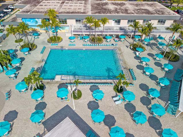 932 Flanders T, Delray Beach, FL 33484