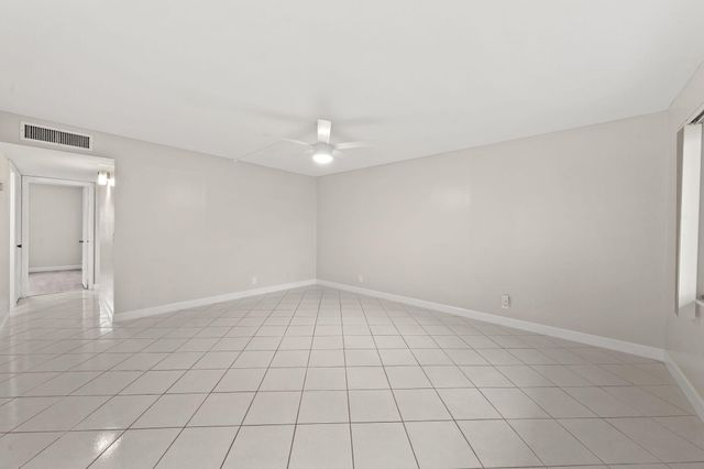 932 Flanders T, Delray Beach, FL 33484