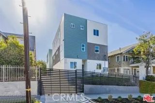 1143 Irolo, Los Angeles, CA 90006
