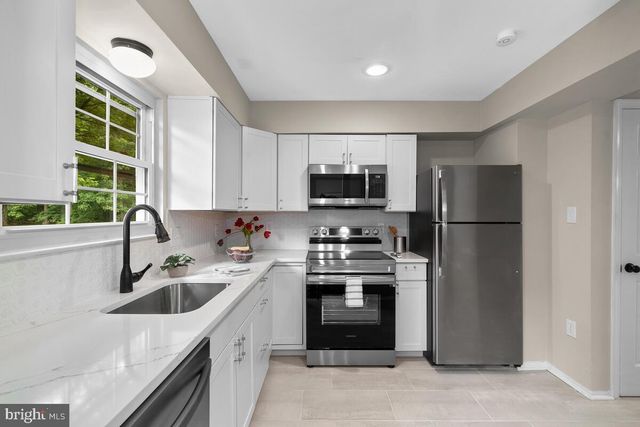 2921 MADEIRA CT, Woodbridge, VA 22192