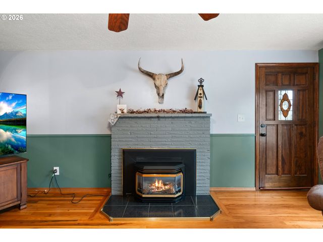 18030 Se PERSHING Ct, Portland, OR 97236