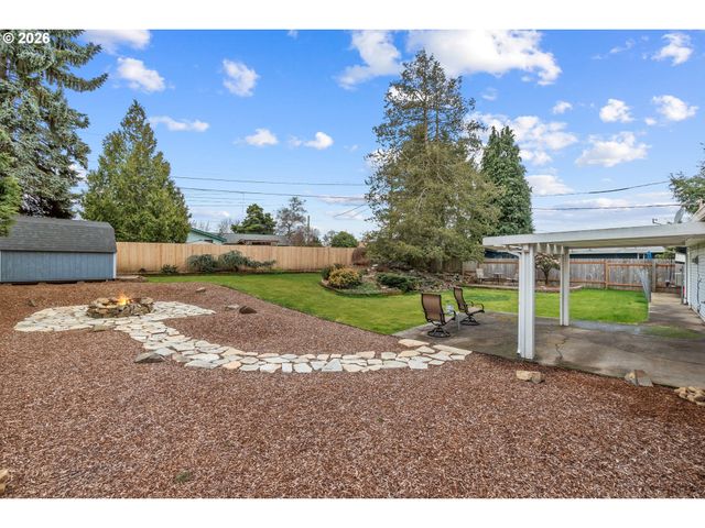 18030 Se PERSHING Ct, Portland, OR 97236