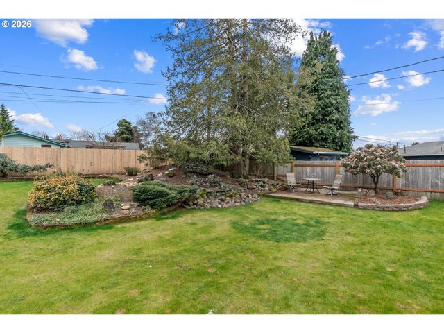 18030 Se PERSHING Ct, Portland, OR 97236