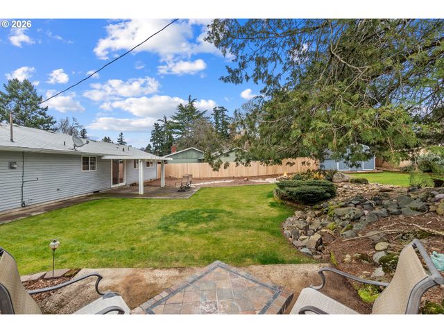 18030 Se PERSHING Ct, Portland, OR 97236