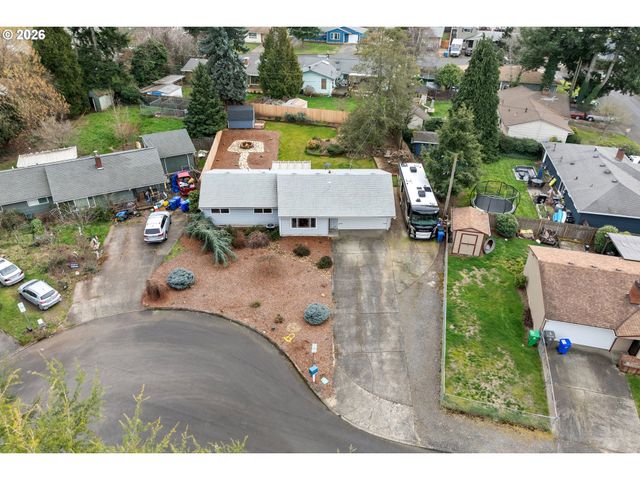 18030 Se PERSHING Ct, Portland, OR 97236
