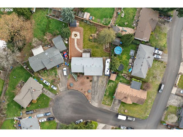 18030 Se PERSHING Ct, Portland, OR 97236