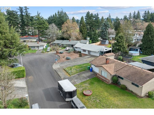 18030 Se PERSHING Ct, Portland, OR 97236