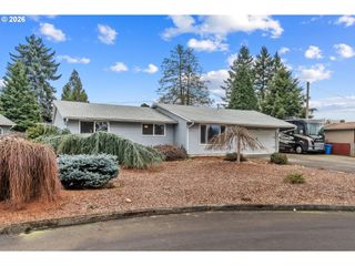 18030 Se PERSHING Ct, Portland, OR 97236