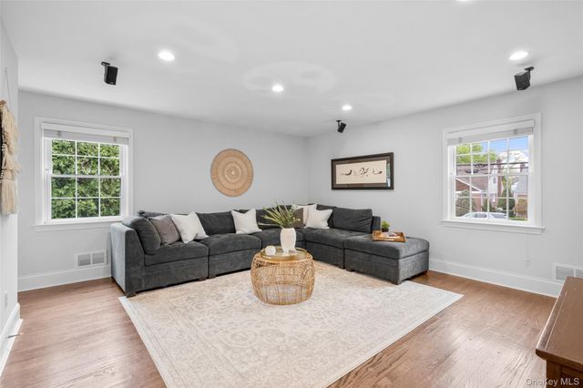 213 N Barry Avenue, Mamaroneck, NY 10543