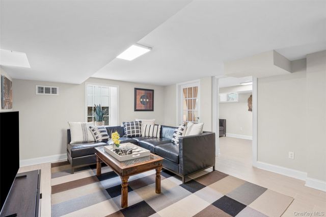 213 N Barry Avenue, Mamaroneck, NY 10543