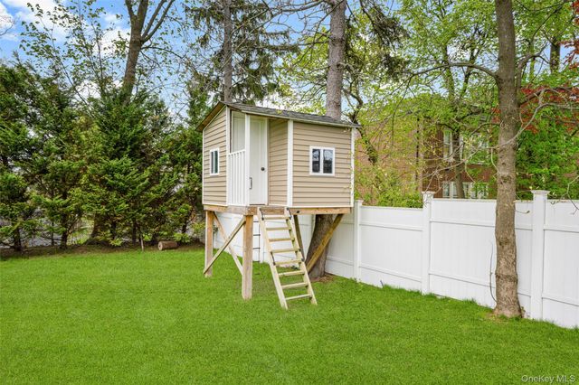213 N Barry Avenue, Mamaroneck, NY 10543