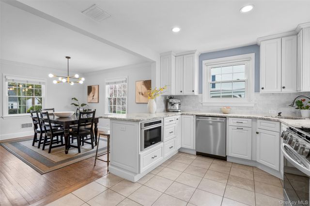 213 N Barry Avenue, Mamaroneck, NY 10543
