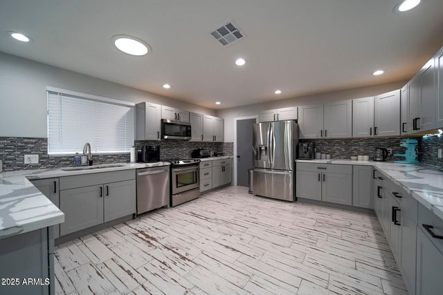 11470 N 64TH Street, Scottsdale, AZ 85254