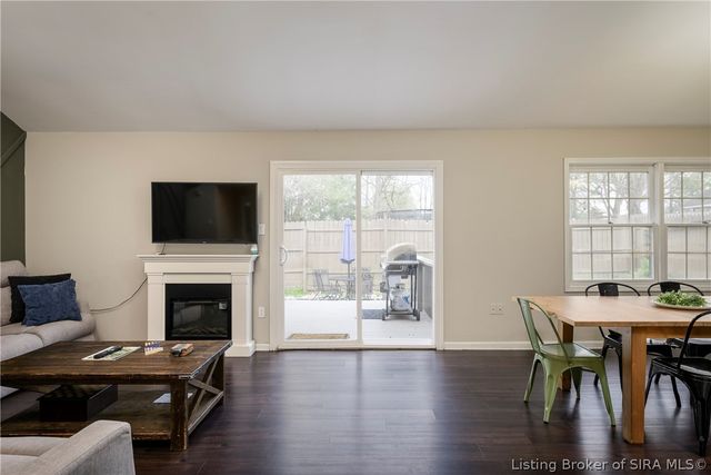 206 Hopkins Lane, Jeffersonville, IN 47130