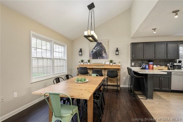 206 Hopkins Lane, Jeffersonville, IN 47130