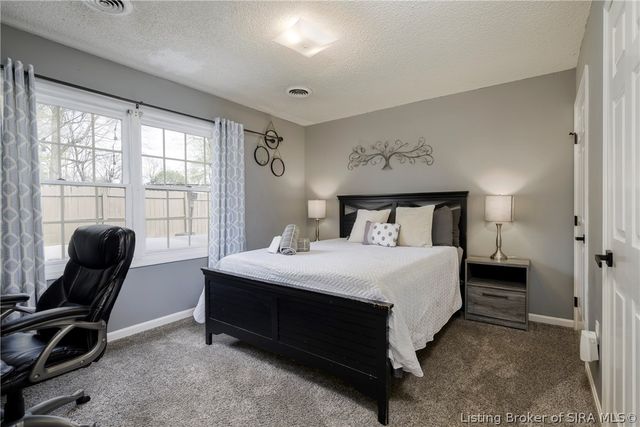 206 Hopkins Lane, Jeffersonville, IN 47130