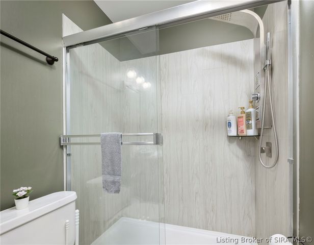 206 Hopkins Lane, Jeffersonville, IN 47130