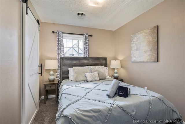 206 Hopkins Lane, Jeffersonville, IN 47130