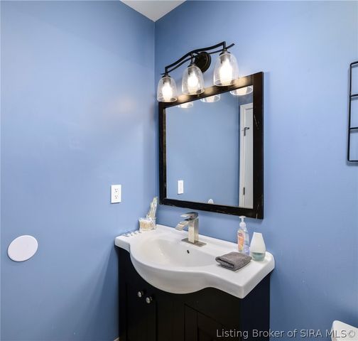 206 Hopkins Lane, Jeffersonville, IN 47130