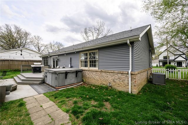 206 Hopkins Lane, Jeffersonville, IN 47130