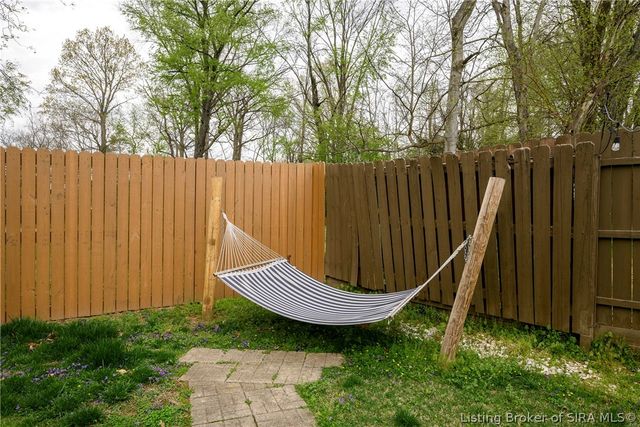 206 Hopkins Lane, Jeffersonville, IN 47130