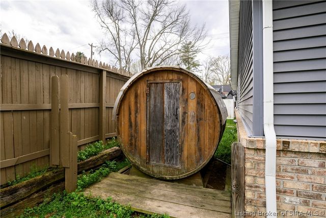 206 Hopkins Lane, Jeffersonville, IN 47130