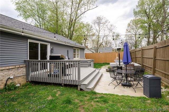 206 Hopkins Lane, Jeffersonville, IN 47130