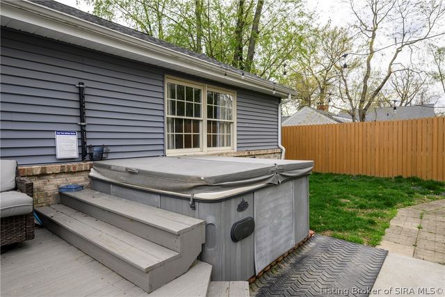 206 Hopkins Lane, Jeffersonville, IN 47130