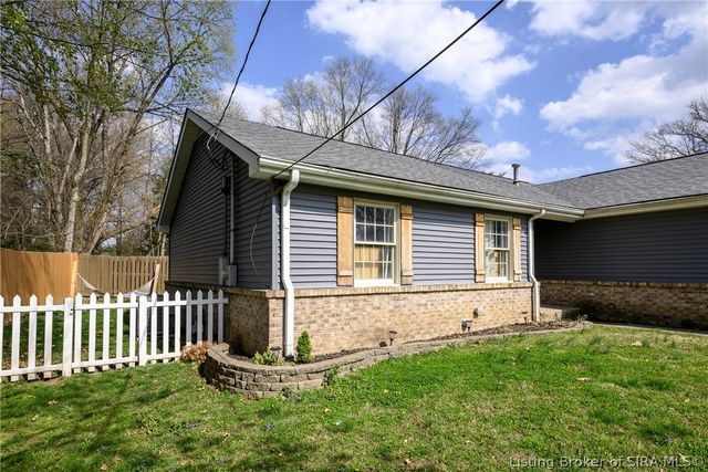 206 Hopkins Lane, Jeffersonville, IN 47130