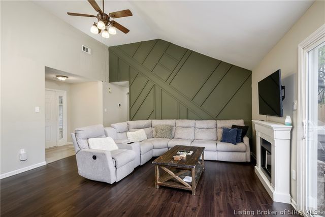 206 Hopkins Lane, Jeffersonville, IN 47130