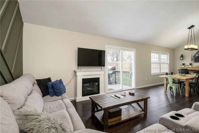 206 Hopkins Lane, Jeffersonville, IN 47130