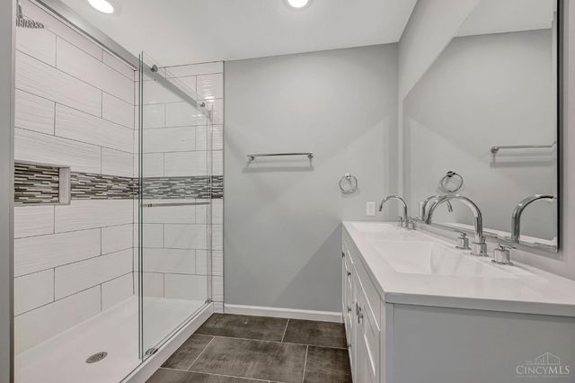 5143 Camargo Road, Cincinnati, OH 45227