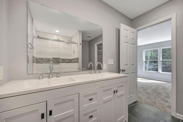 5143 Camargo Road, Cincinnati, OH 45227