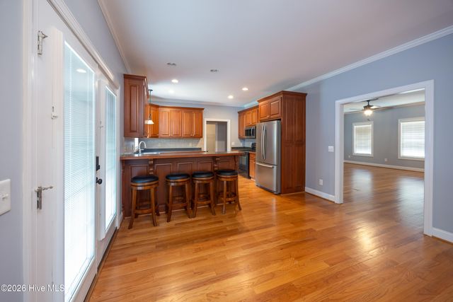 294 Pinecroft Drive, Dunn, NC 28334