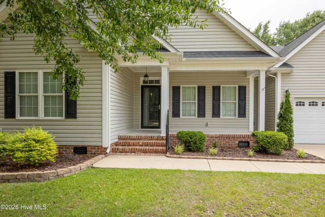 294 Pinecroft Drive, Dunn, NC 28334