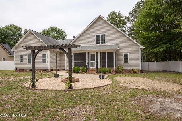 294 Pinecroft Drive, Dunn, NC 28334