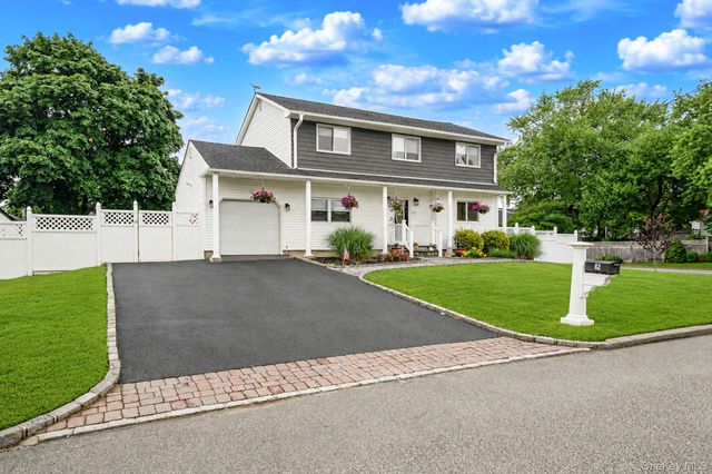62 Oneida Avenue, South Setauket, NY 11720