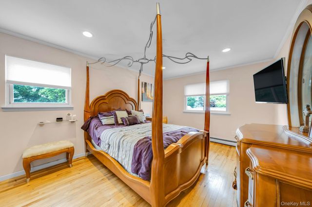 62 Oneida Avenue, South Setauket, NY 11720