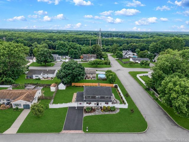 62 Oneida Avenue, South Setauket, NY 11720