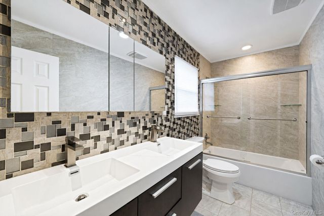62 Oneida Avenue, South Setauket, NY 11720