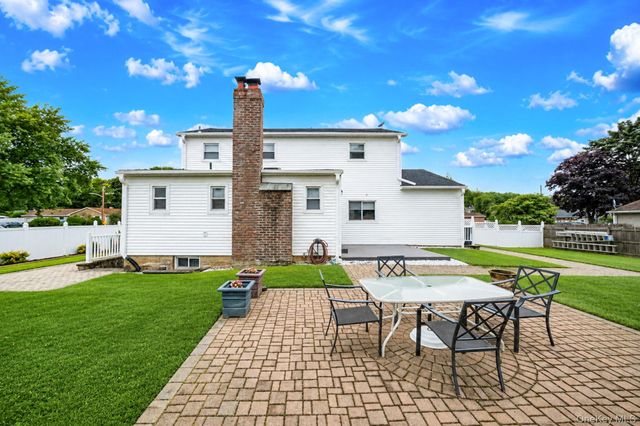 62 Oneida Avenue, South Setauket, NY 11720
