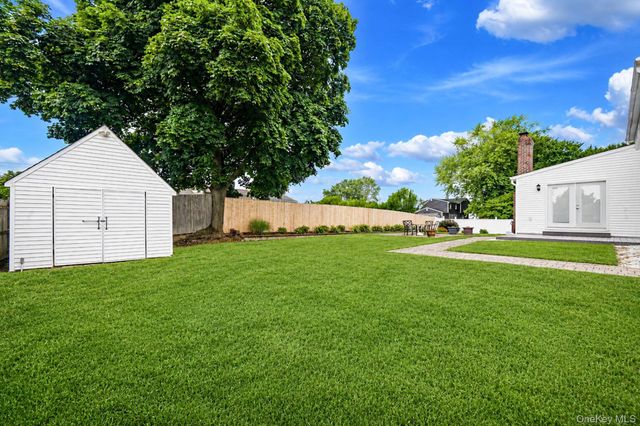 62 Oneida Avenue, South Setauket, NY 11720