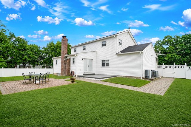 62 Oneida Avenue, South Setauket, NY 11720