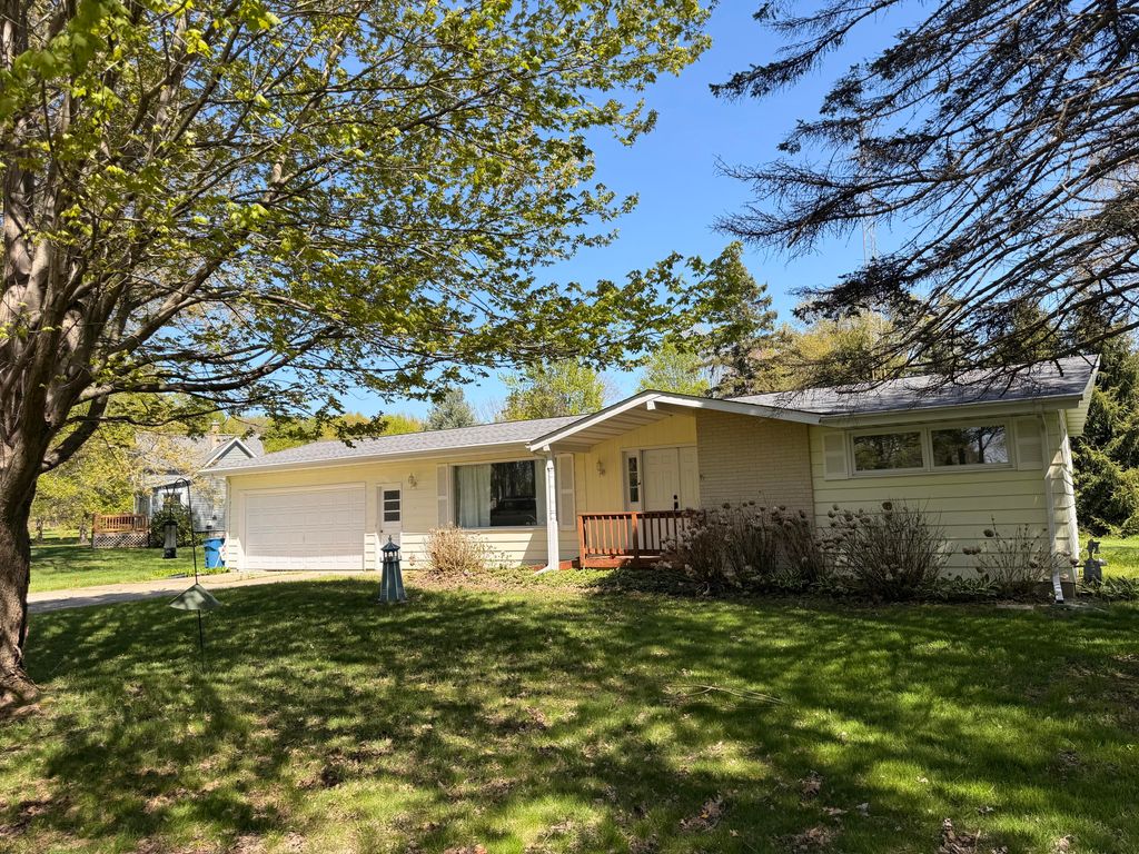 4003 Evergreen Lane, Hagar Twp, MI 49022