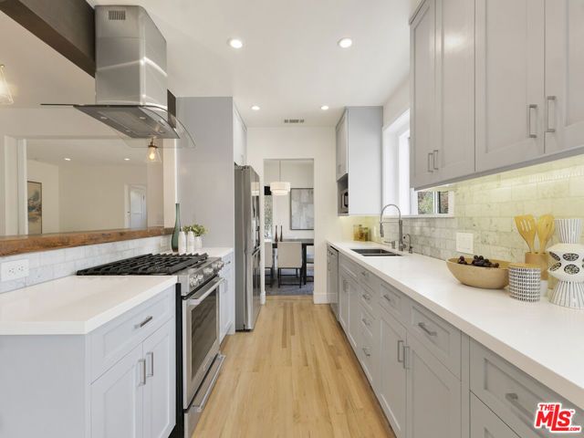 3955 Alla Road, Los Angeles, CA 90066