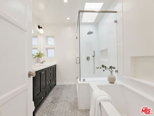 3955 Alla Road, Los Angeles, CA 90066