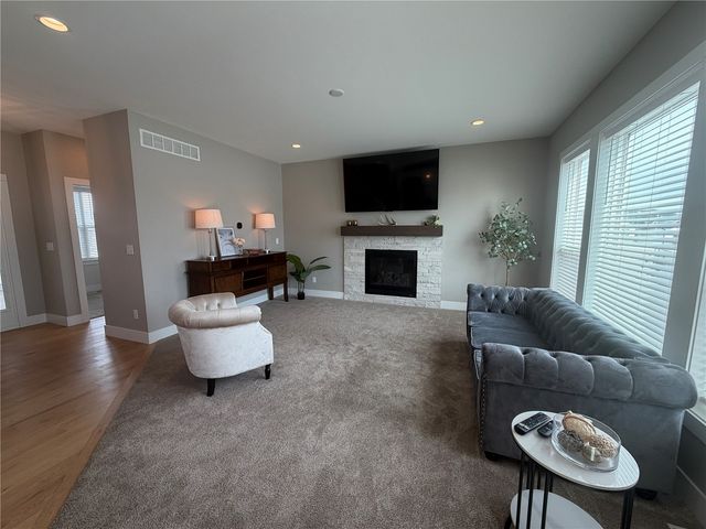 509 Gray Slate Road SW, Cedar Rapids, IA 52404