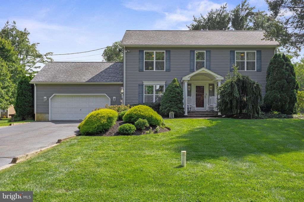 209 VILLAGE LN, Southampton, NJ 08088