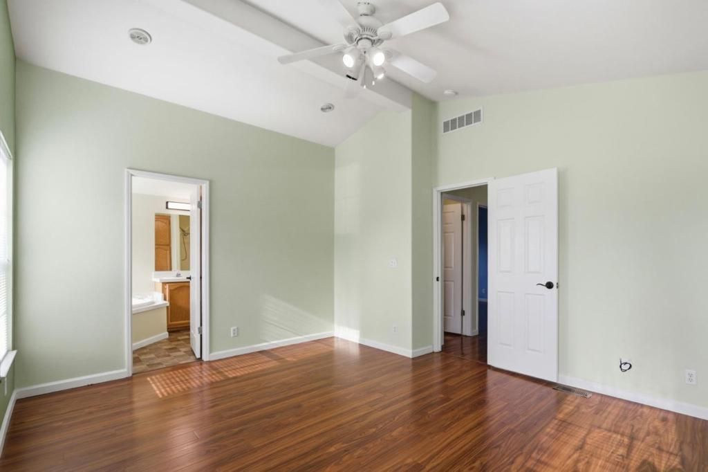 Image 20 of property listing at 1085 Tasman Drive, Sunnyvale, CA 94089